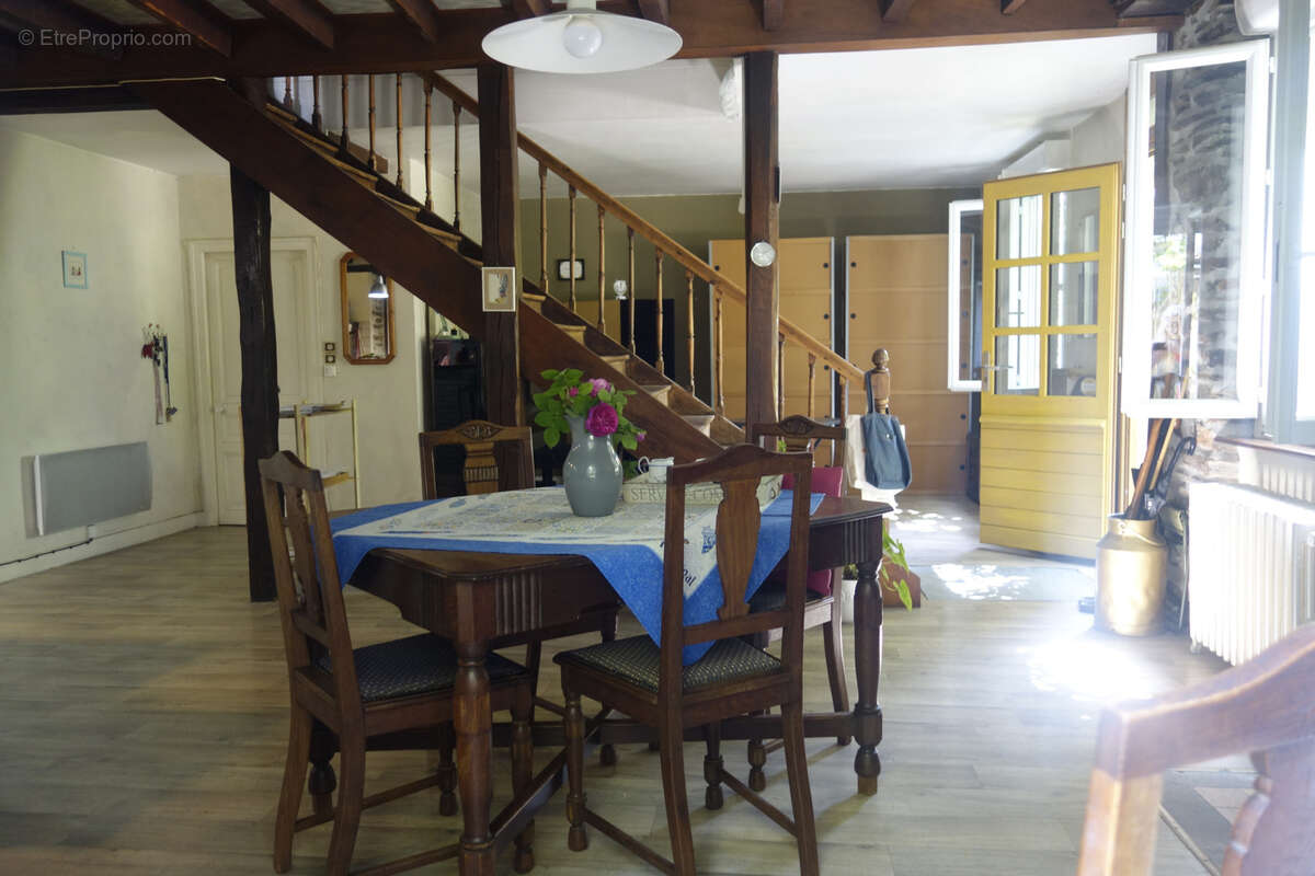 Maison à SAINT-YRIEIX-LA-PERCHE