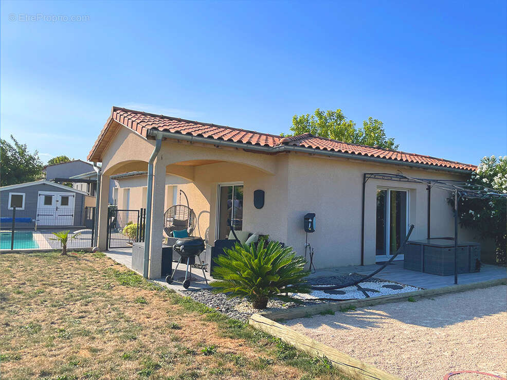 Maison à SAINT-GERVAIS-SUR-ROUBION