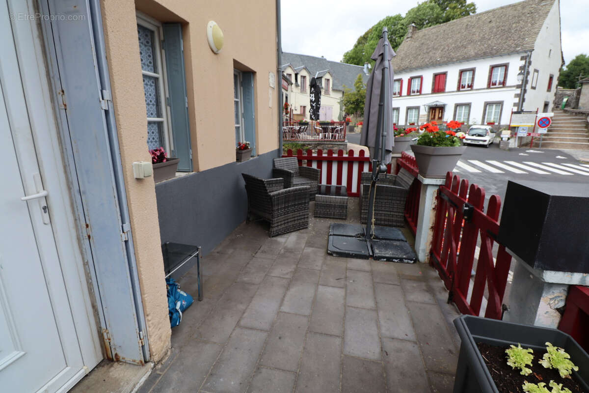 Maison à MURAT-LE-QUAIRE