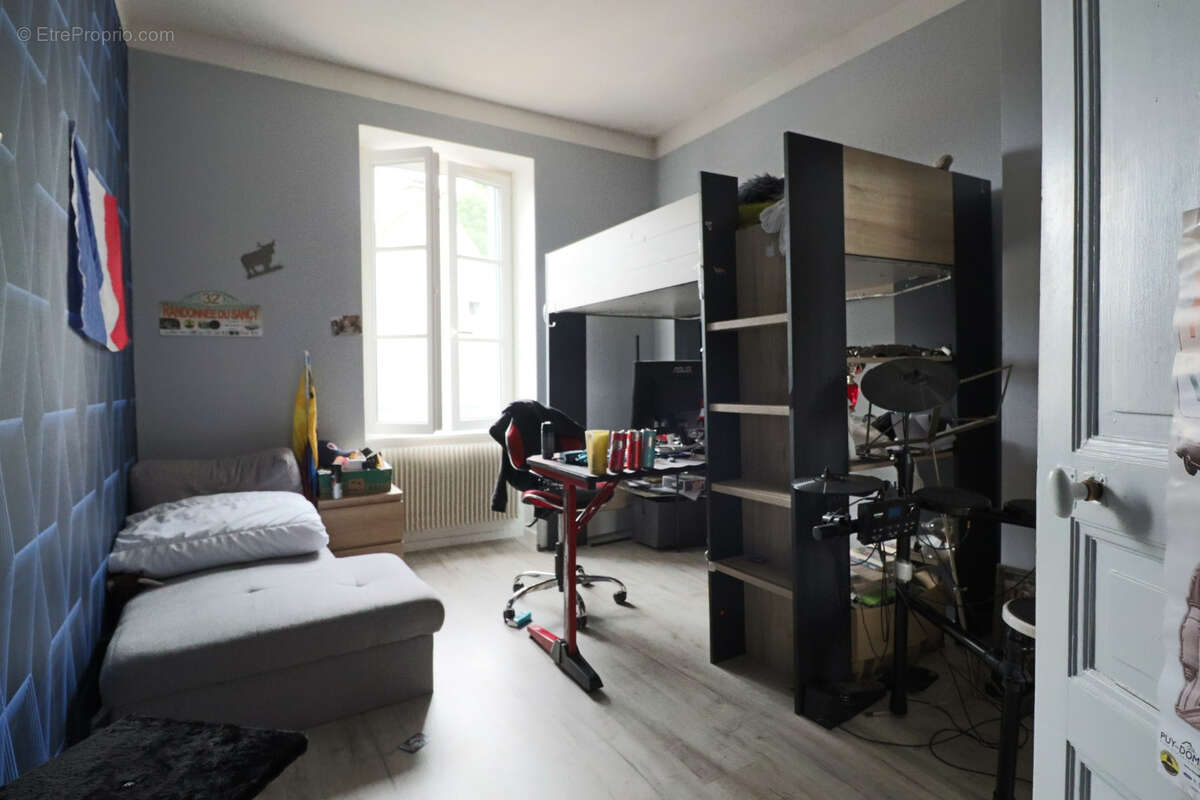 Maison à MURAT-LE-QUAIRE