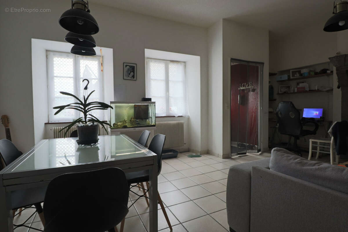 Maison à MURAT-LE-QUAIRE