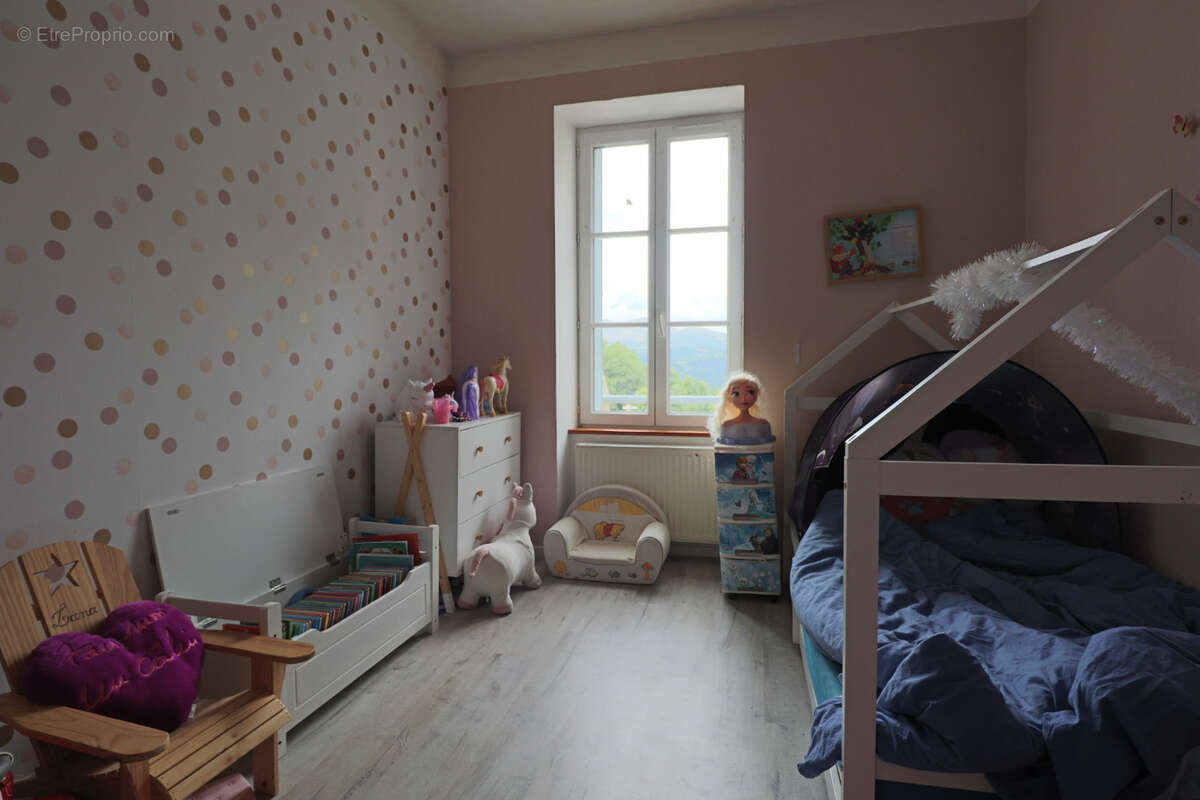 Maison à MURAT-LE-QUAIRE