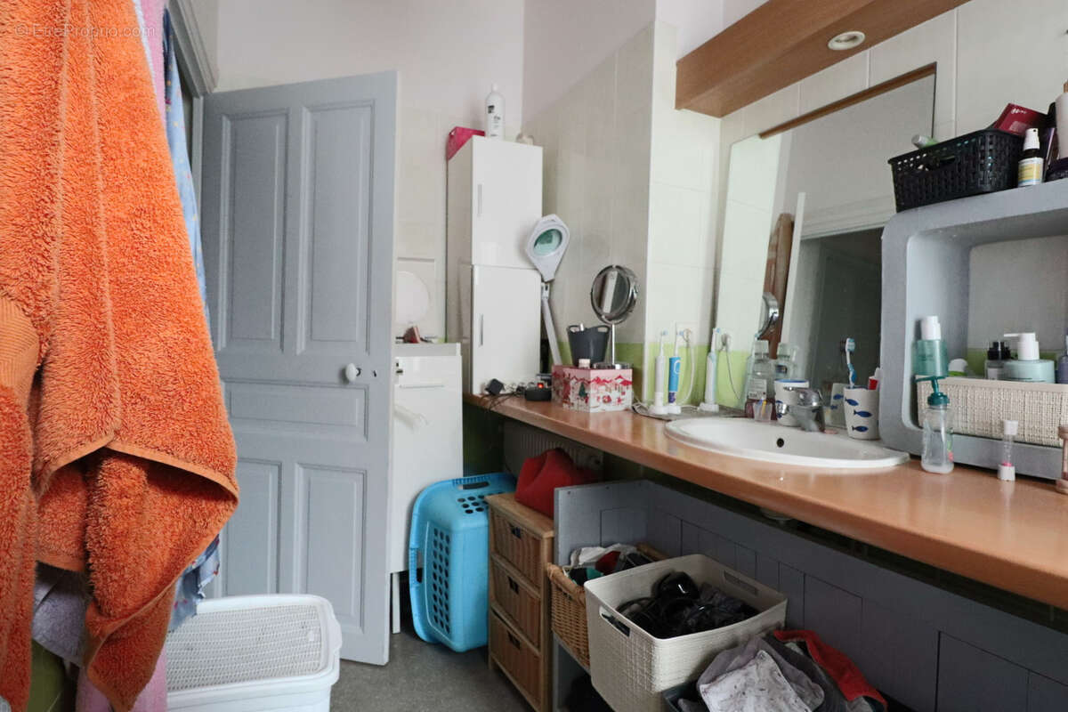 Maison à MURAT-LE-QUAIRE