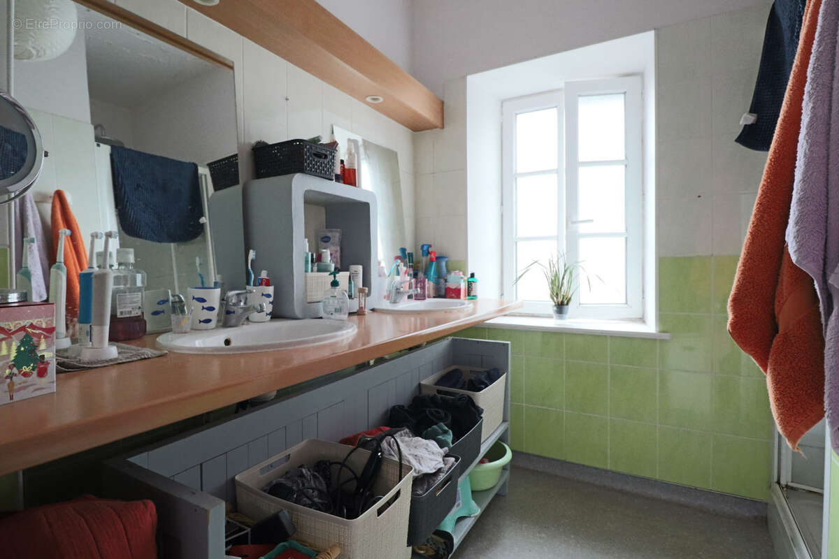 Maison à MURAT-LE-QUAIRE