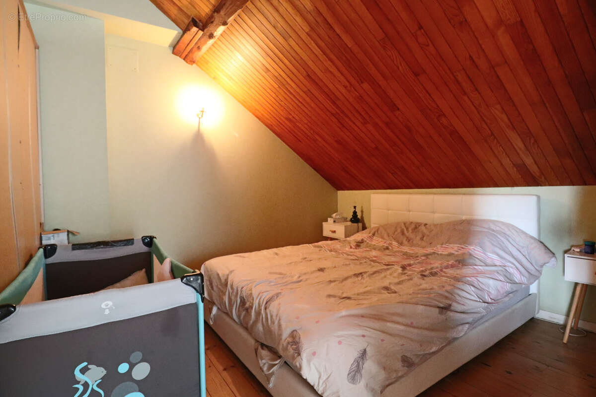 Maison à MURAT-LE-QUAIRE