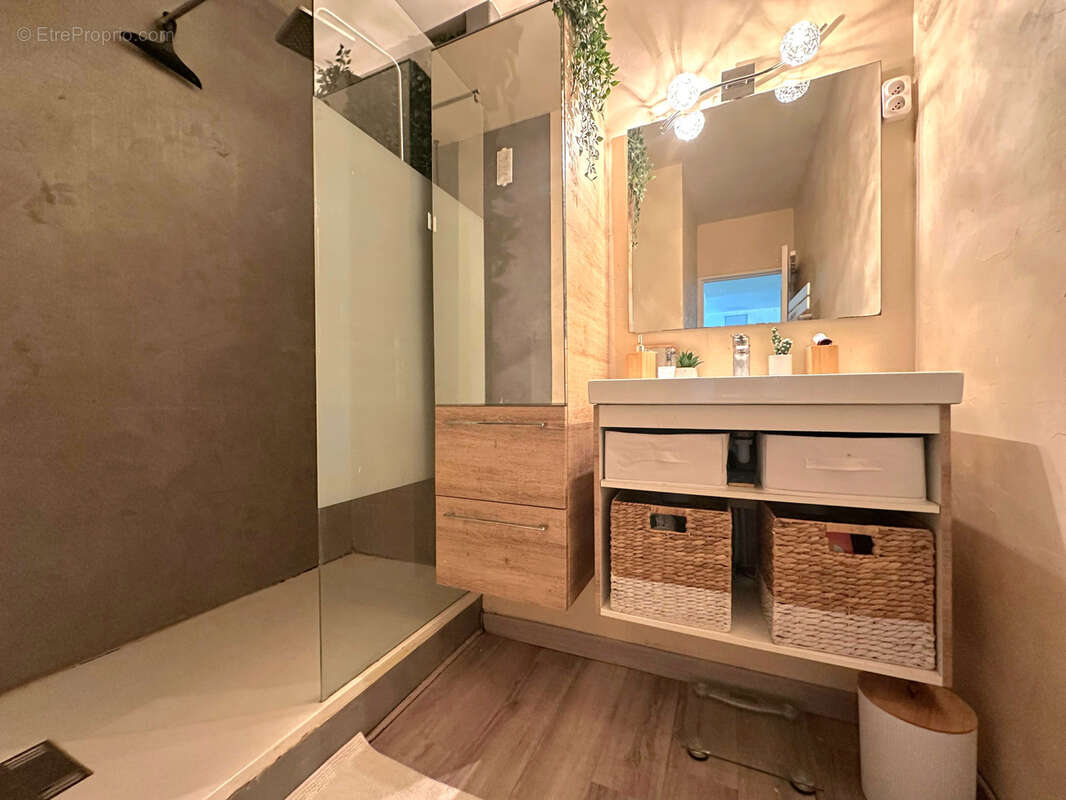 Appartement à MARSEILLE-11E