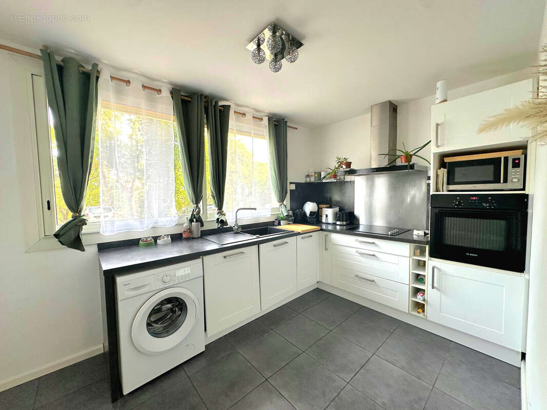 Appartement à MARSEILLE-11E