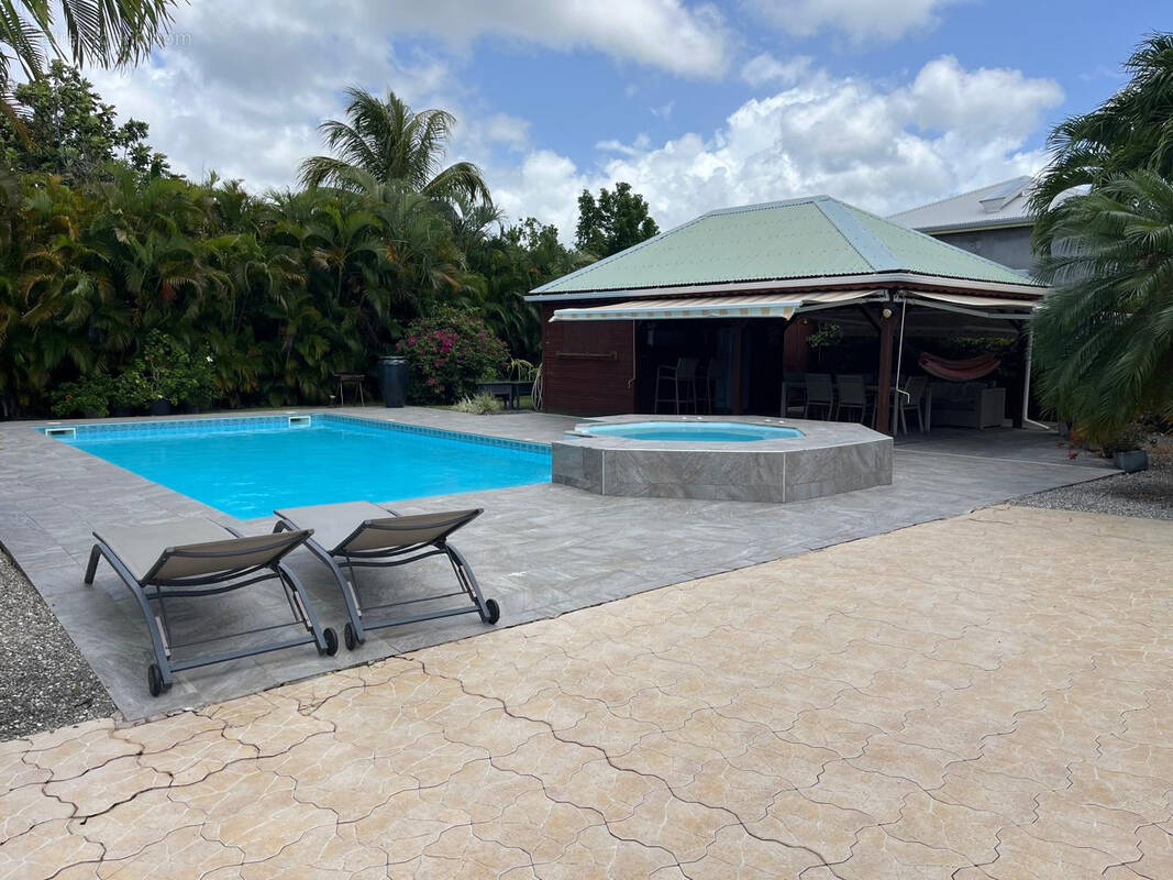 Maison à SAINT-FRANCOIS