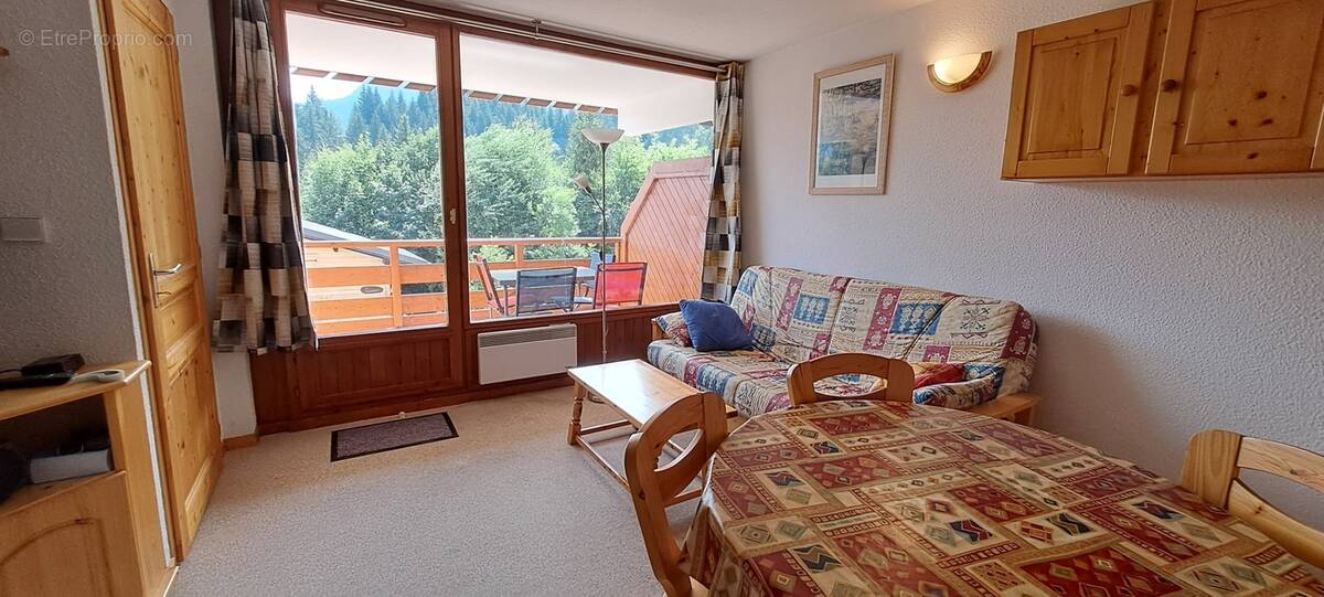 Appartement à MORILLON