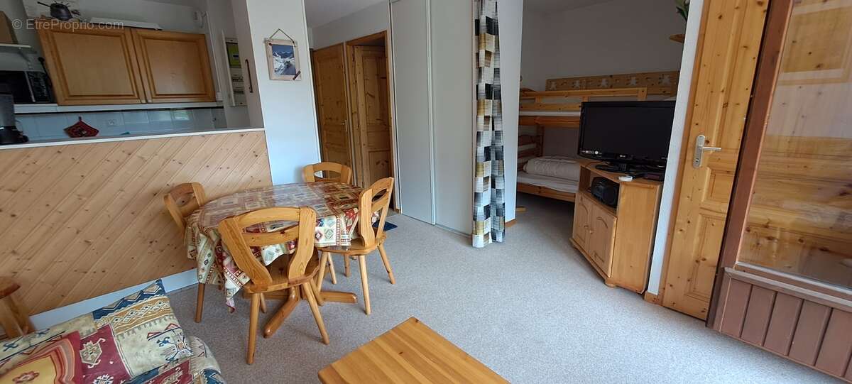 Appartement à MORILLON