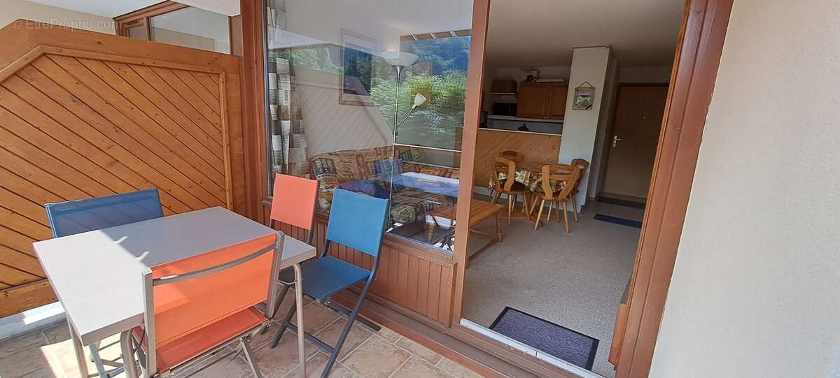 Appartement à MORILLON