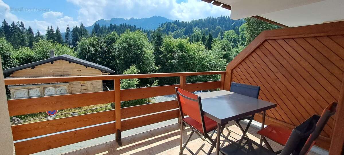 Appartement à MORILLON