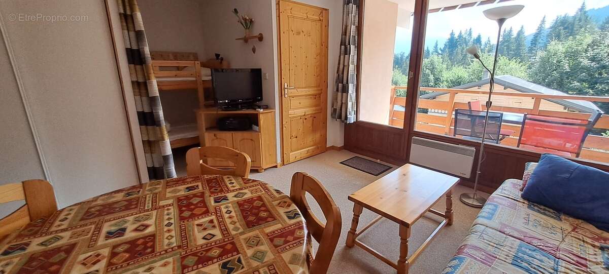Appartement à MORILLON