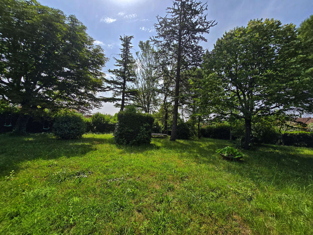 Maison à SAINT-HILAIRE-DE-BRETHMAS