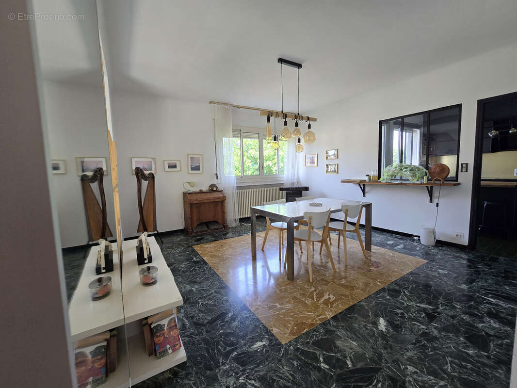 Maison à SAINT-HILAIRE-DE-BRETHMAS