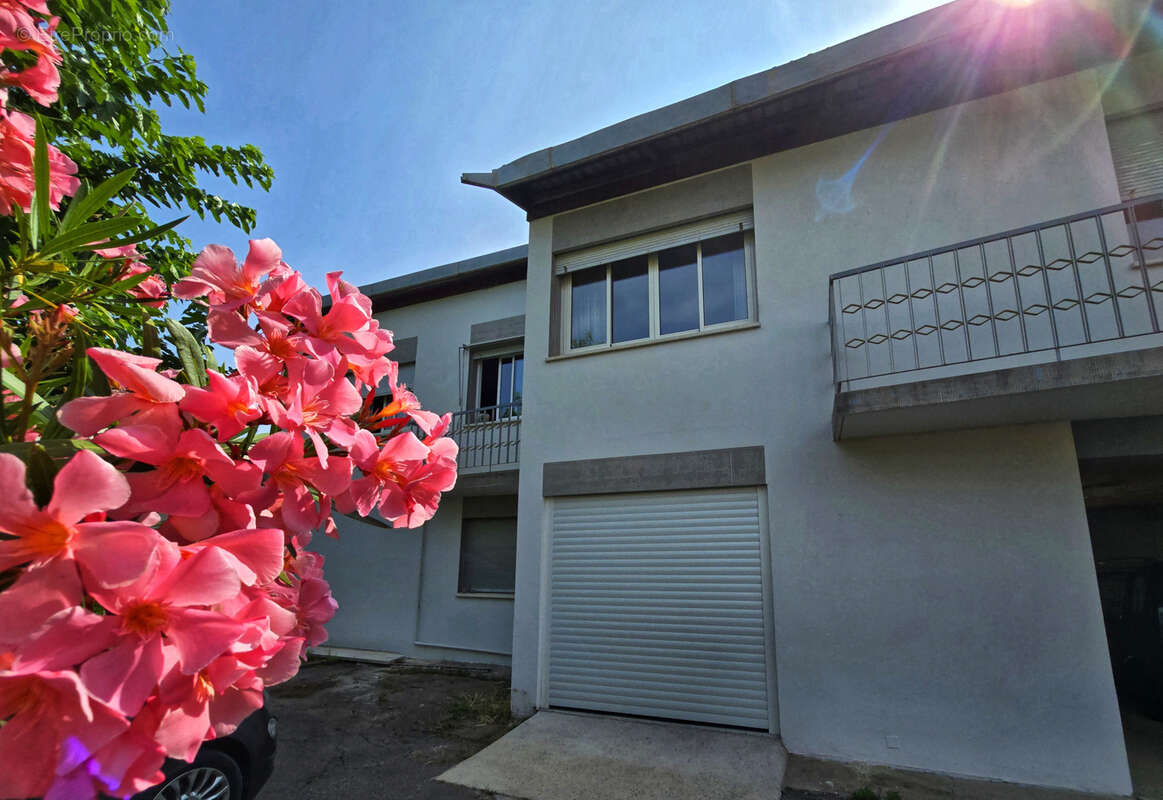 Maison à SAINT-HILAIRE-DE-BRETHMAS