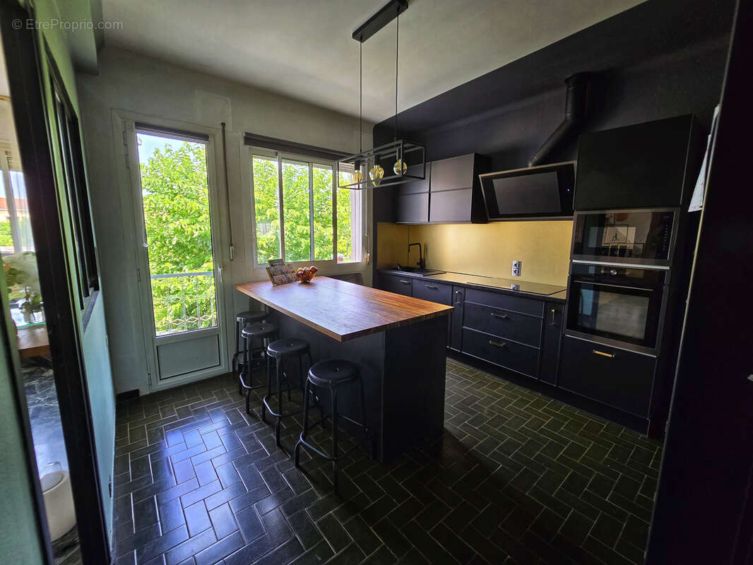 Maison à SAINT-HILAIRE-DE-BRETHMAS