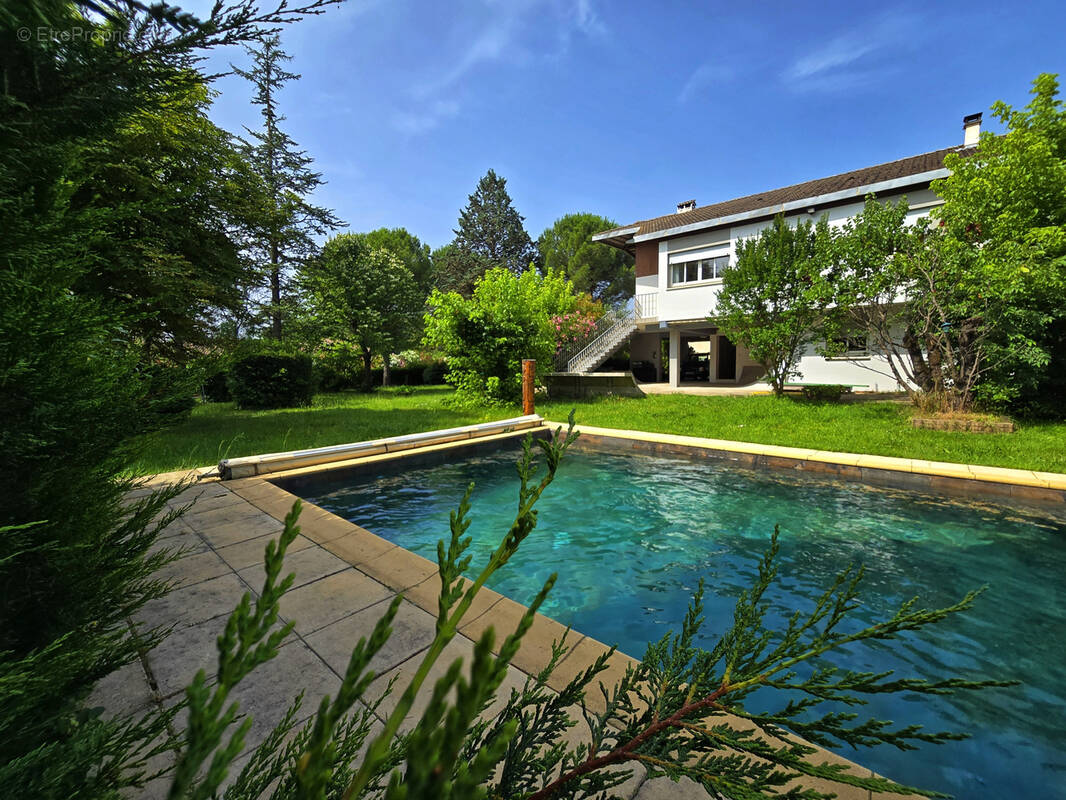 Maison à SAINT-HILAIRE-DE-BRETHMAS