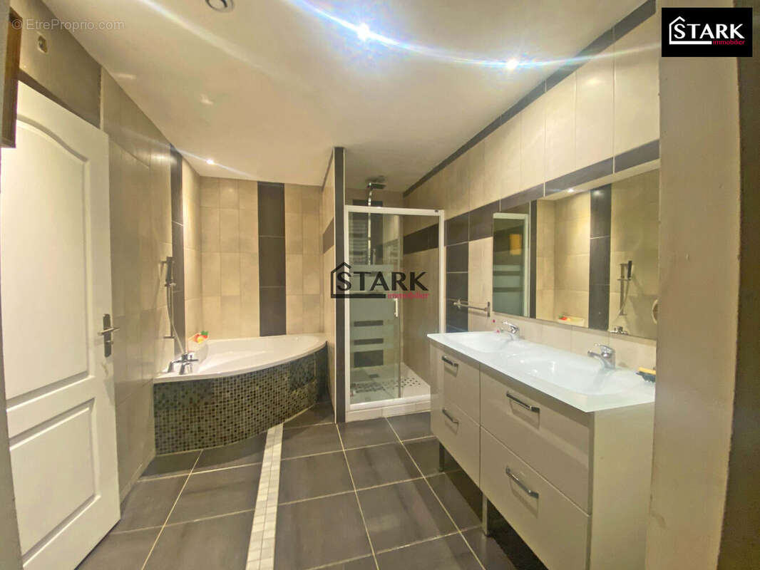 Appartement à HERICOURT