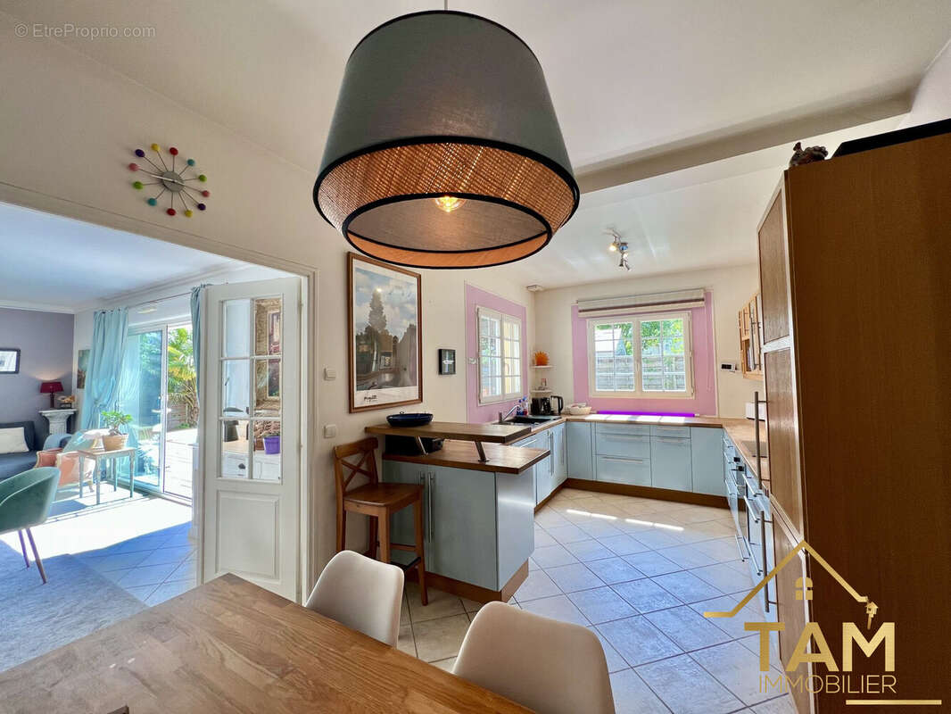 Maison à FONTENAY-LE-FLEURY