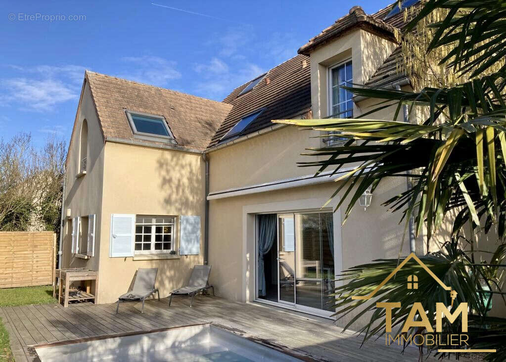 Maison à FONTENAY-LE-FLEURY