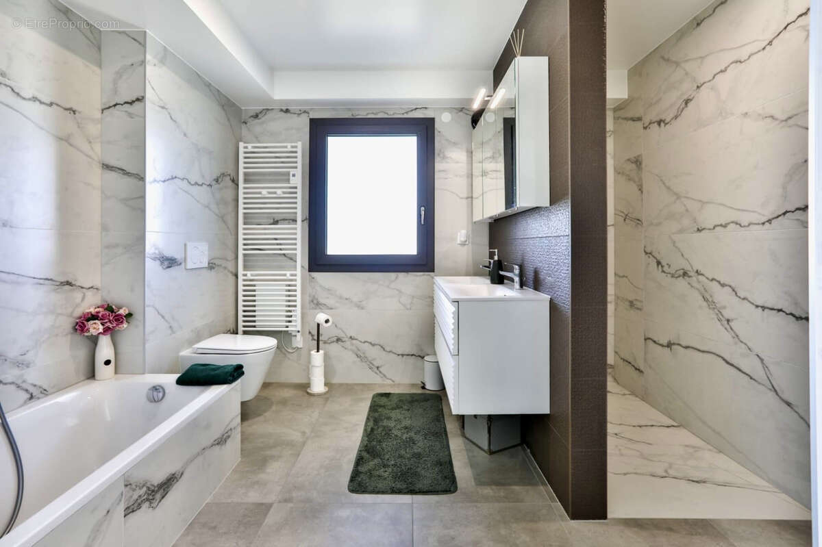 Maison à VILLAGE-NEUF