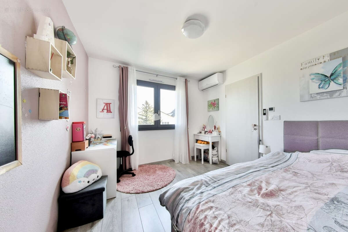 Maison à VILLAGE-NEUF