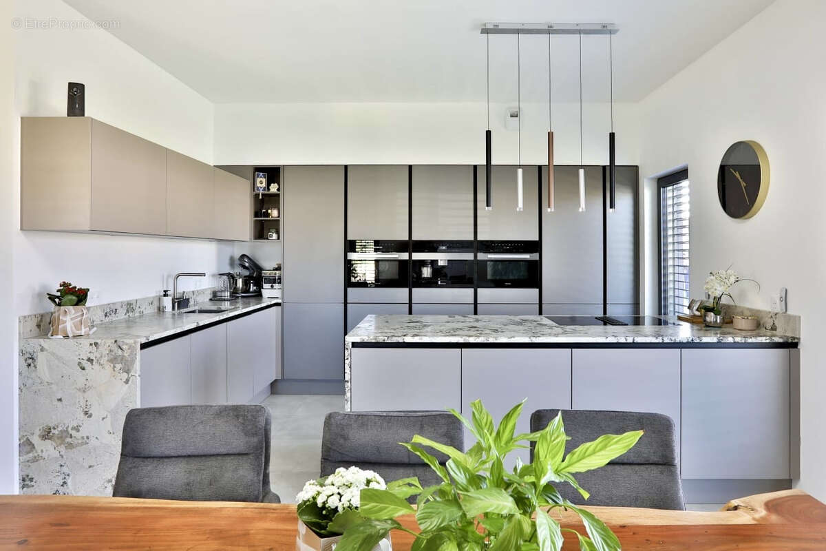 Maison à VILLAGE-NEUF