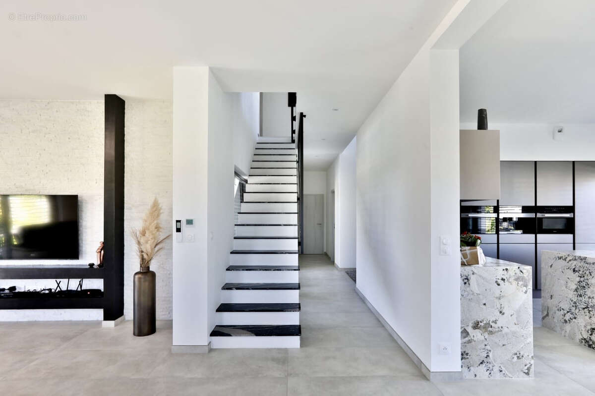 Maison à VILLAGE-NEUF