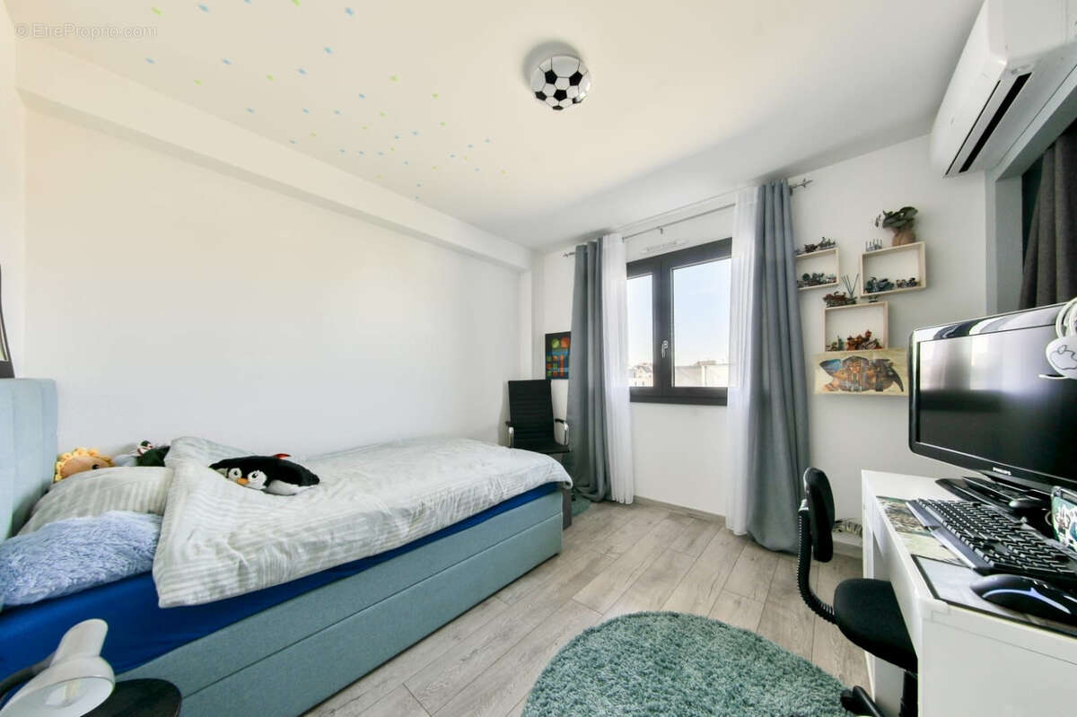 Maison à VILLAGE-NEUF