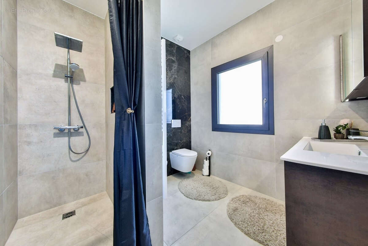 Maison à VILLAGE-NEUF