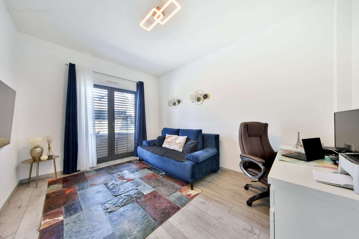 Maison à VILLAGE-NEUF