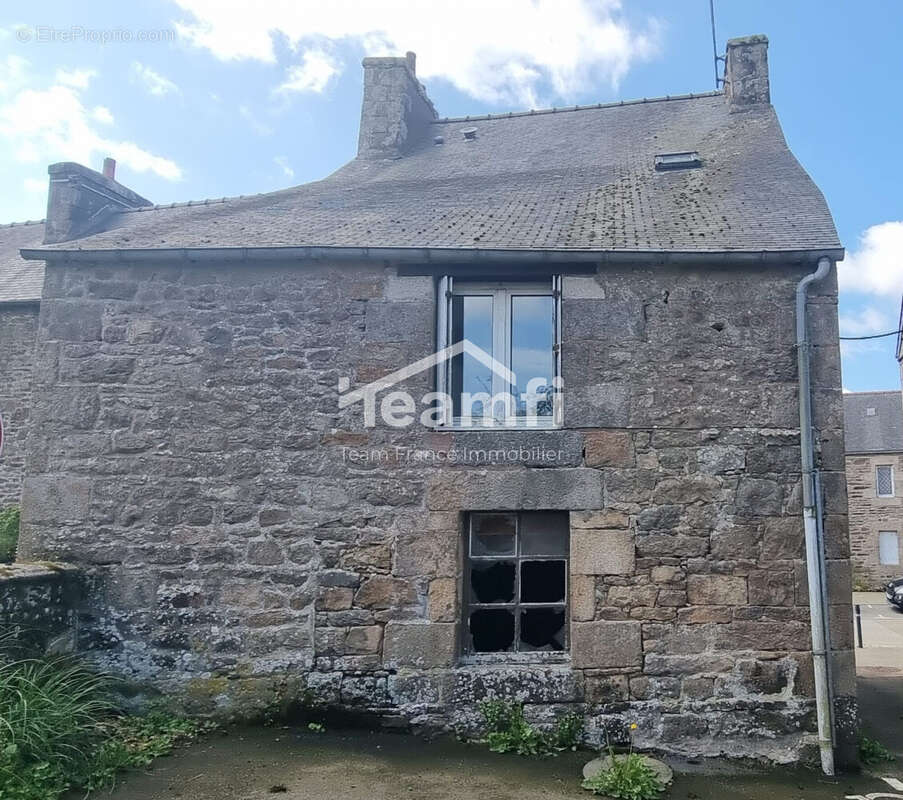 Maison à PLOUNEVEZ-MOEDEC