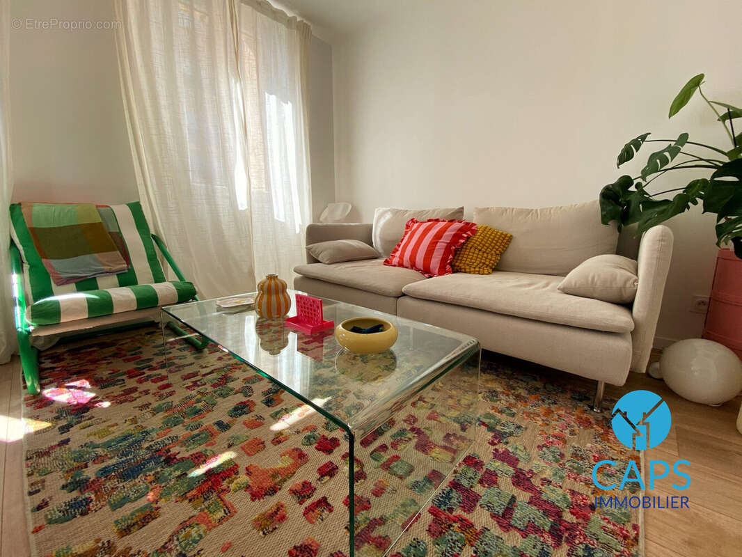 Appartement à VALLAURIS