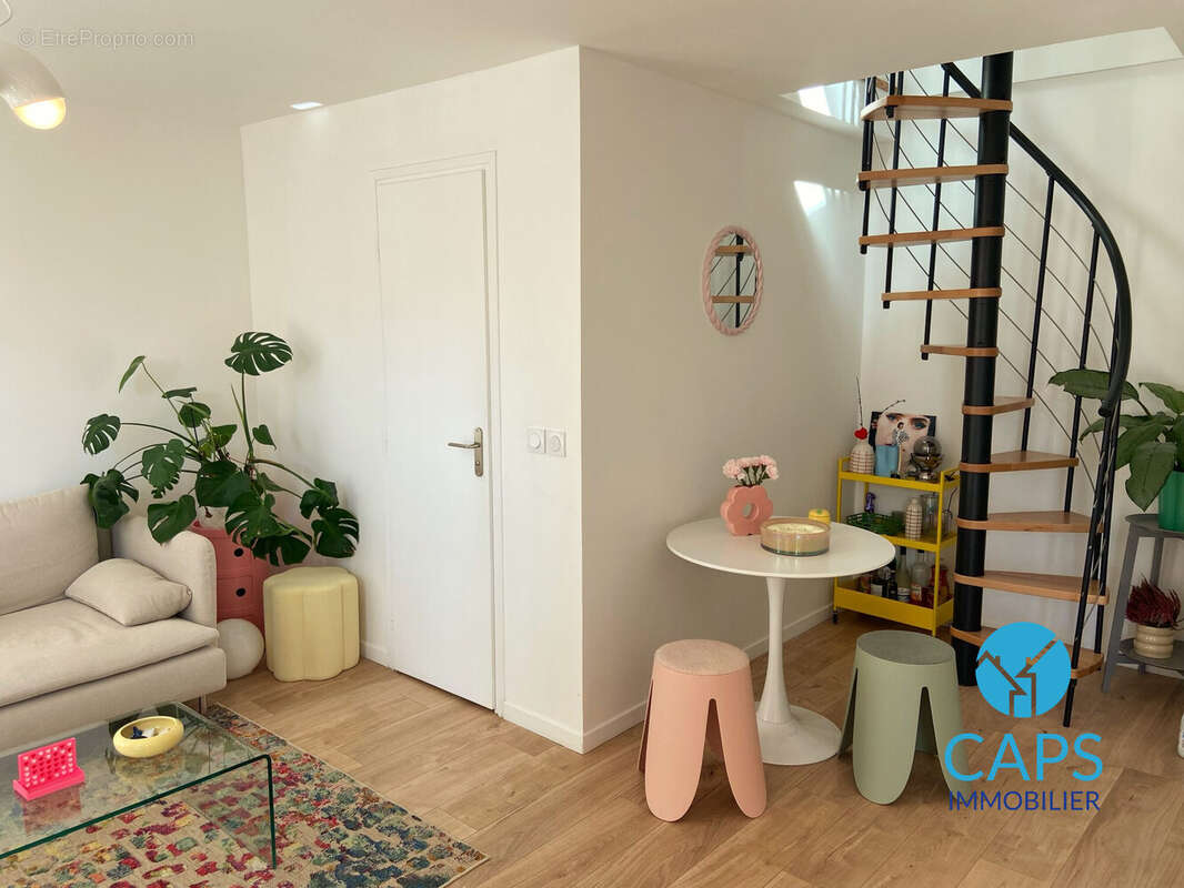 Appartement à VALLAURIS