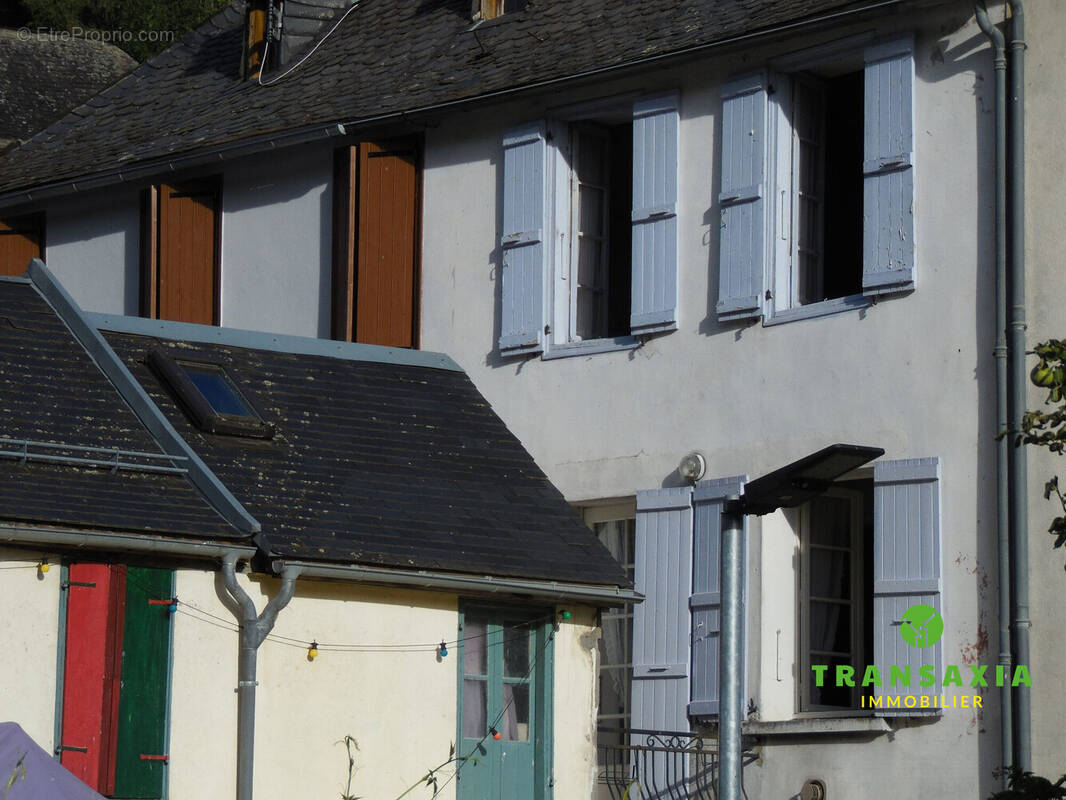 Vue rivière - Maison à SAINT-LARY