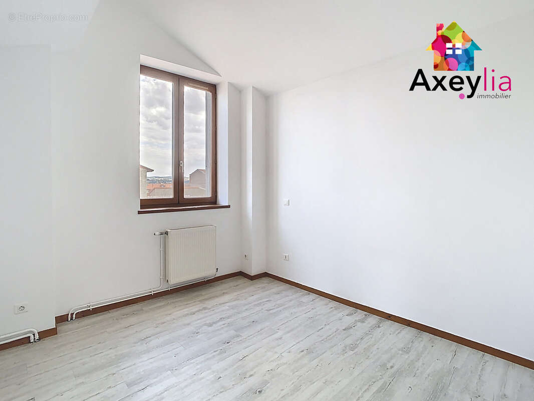 Appartement à LE COTEAU