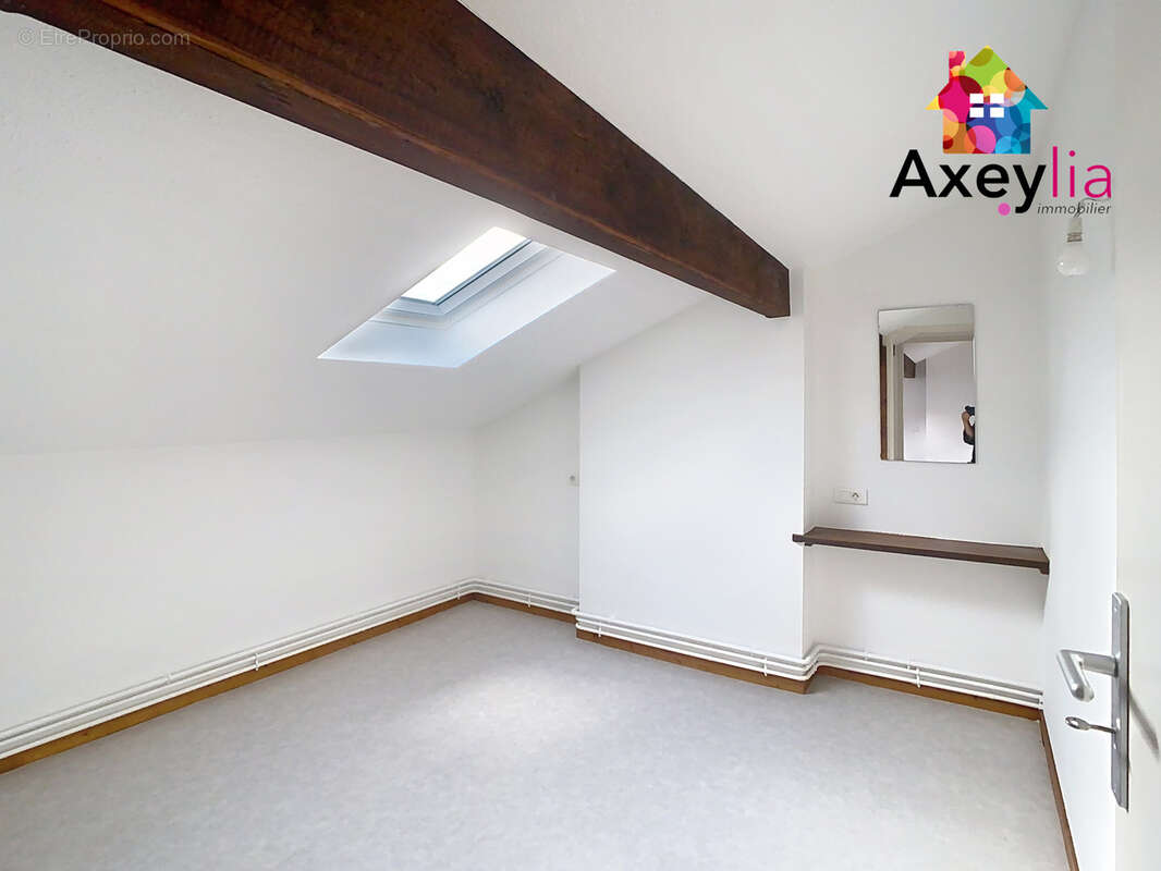 Appartement à LE COTEAU