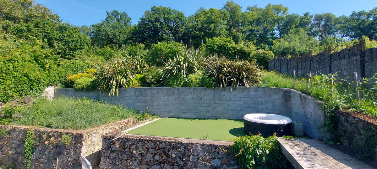 Maison à LES HERBIERS