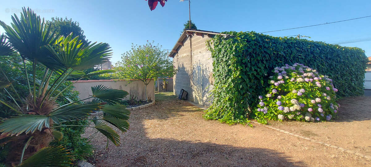 Maison à LES HERBIERS