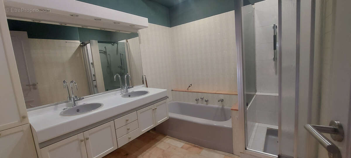 Maison à LES HERBIERS