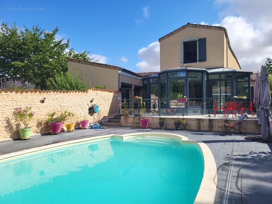 Maison à SAINT-JEAN-D&#039;ANGELY