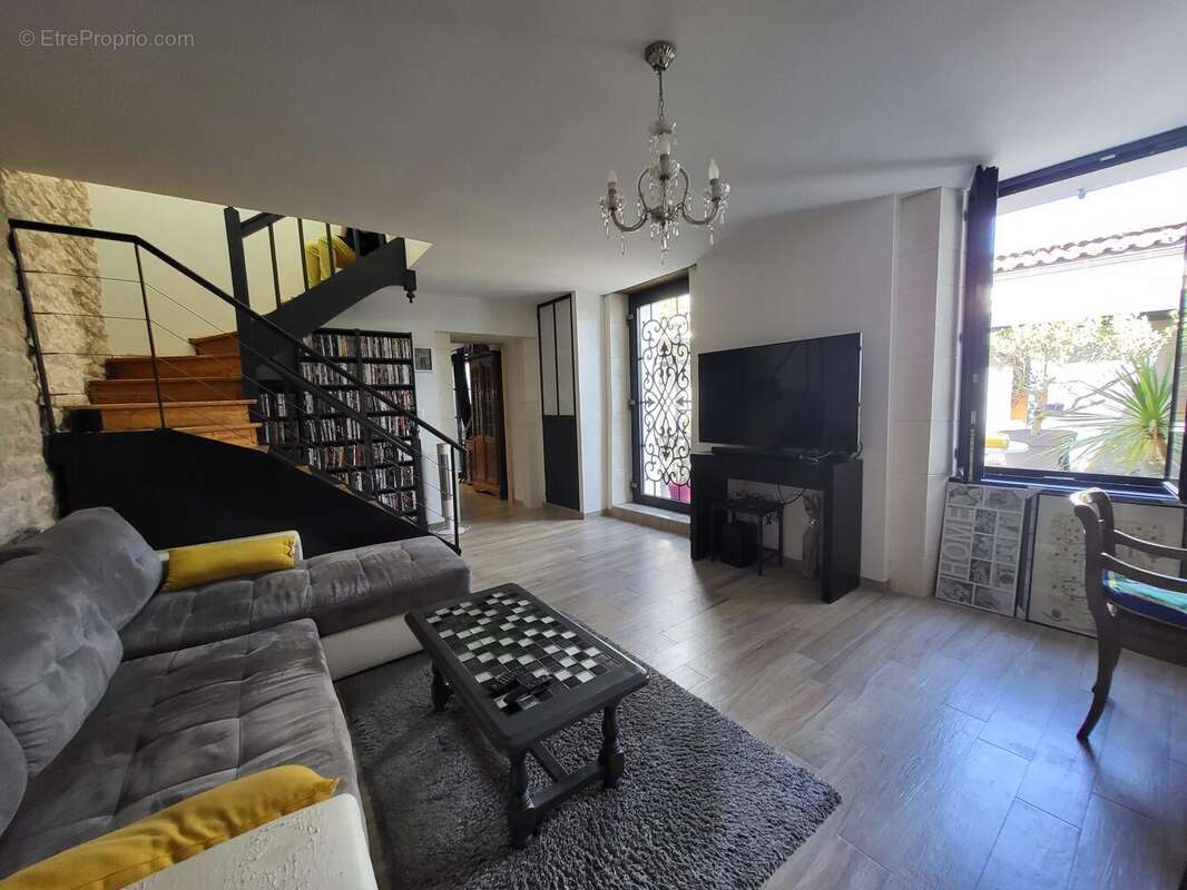 Maison à SAINT-JEAN-D&#039;ANGELY