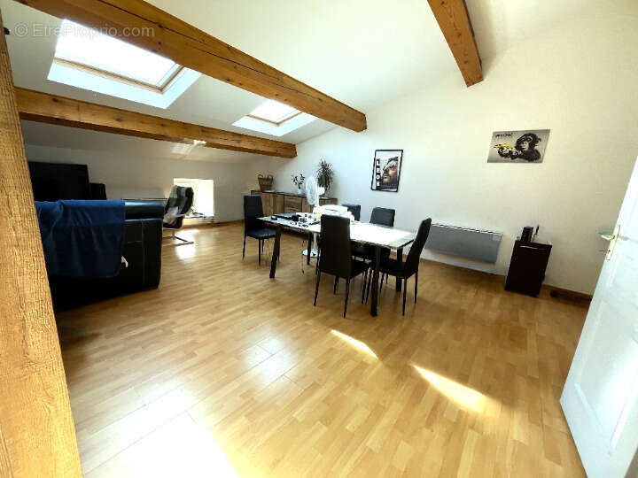 Appartement à MALVIES