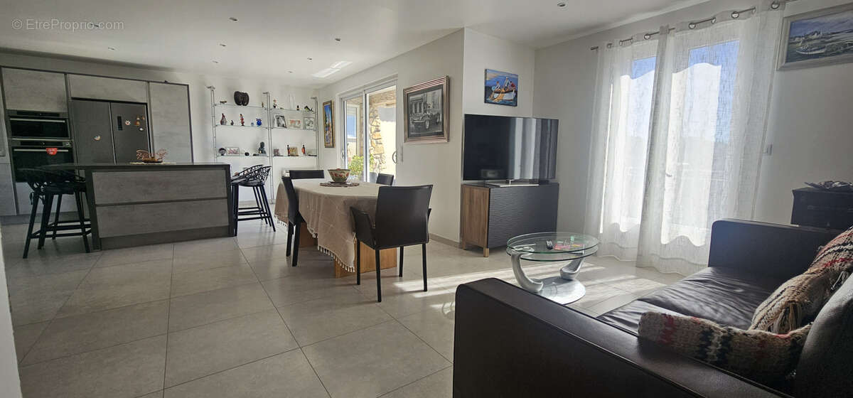 Maison à BAGNOLS-EN-FORET