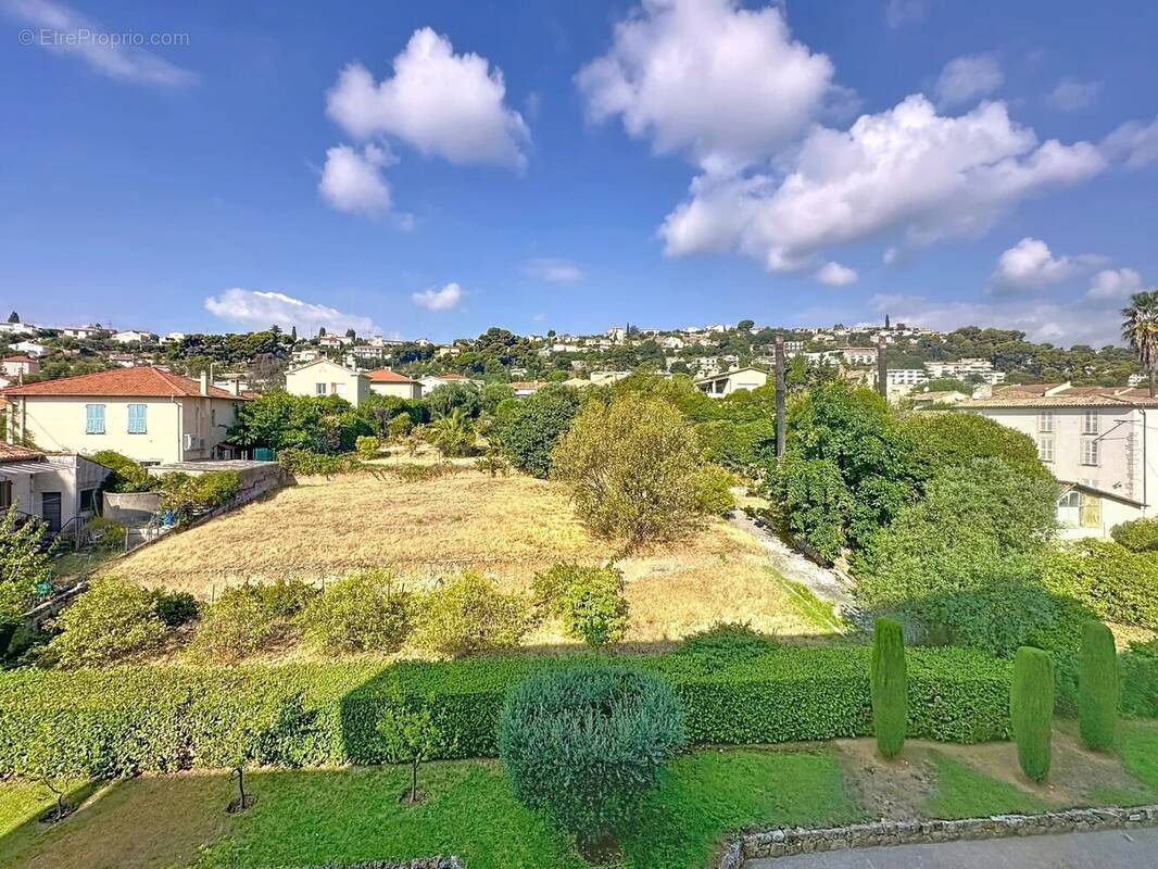 Appartement à SAINT-LAURENT-DU-VAR