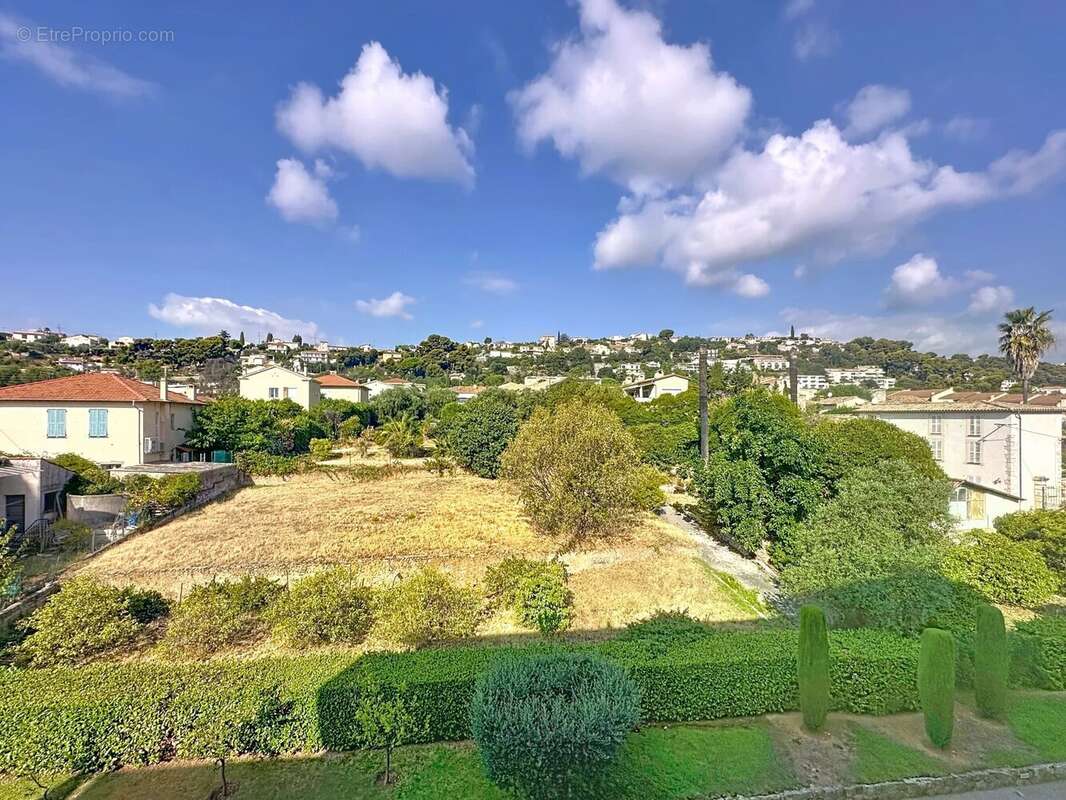 Appartement à SAINT-LAURENT-DU-VAR