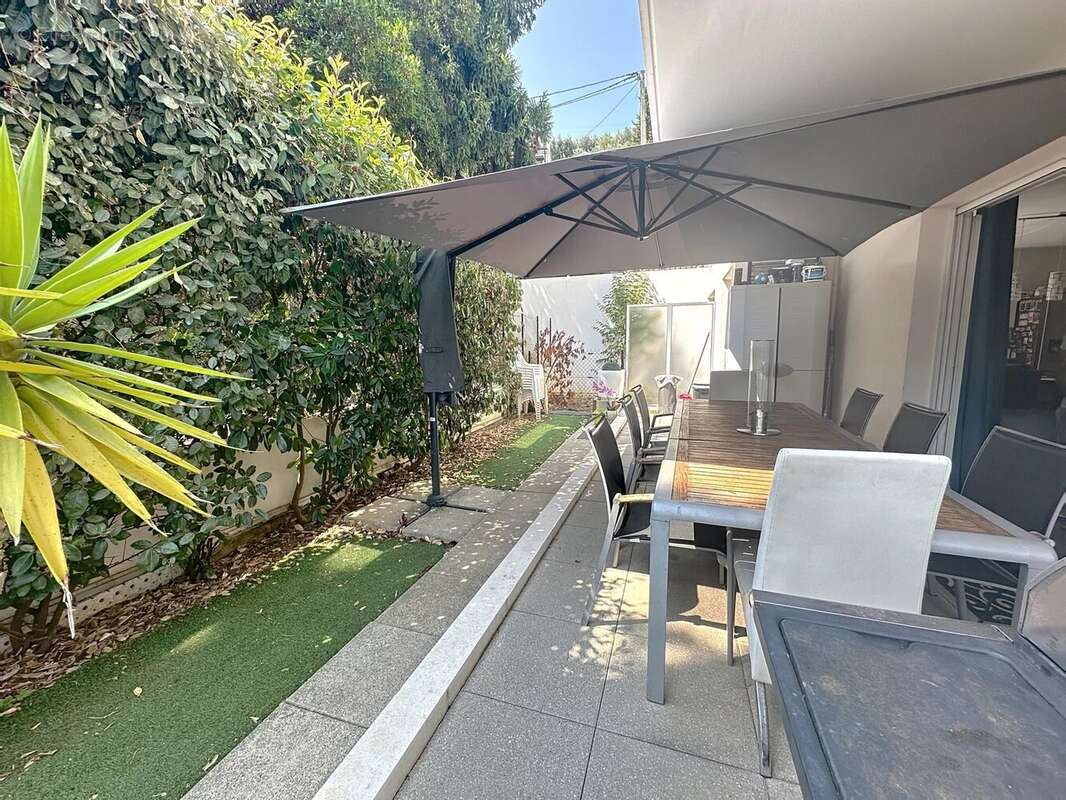 Appartement à SAINT-LAURENT-DU-VAR