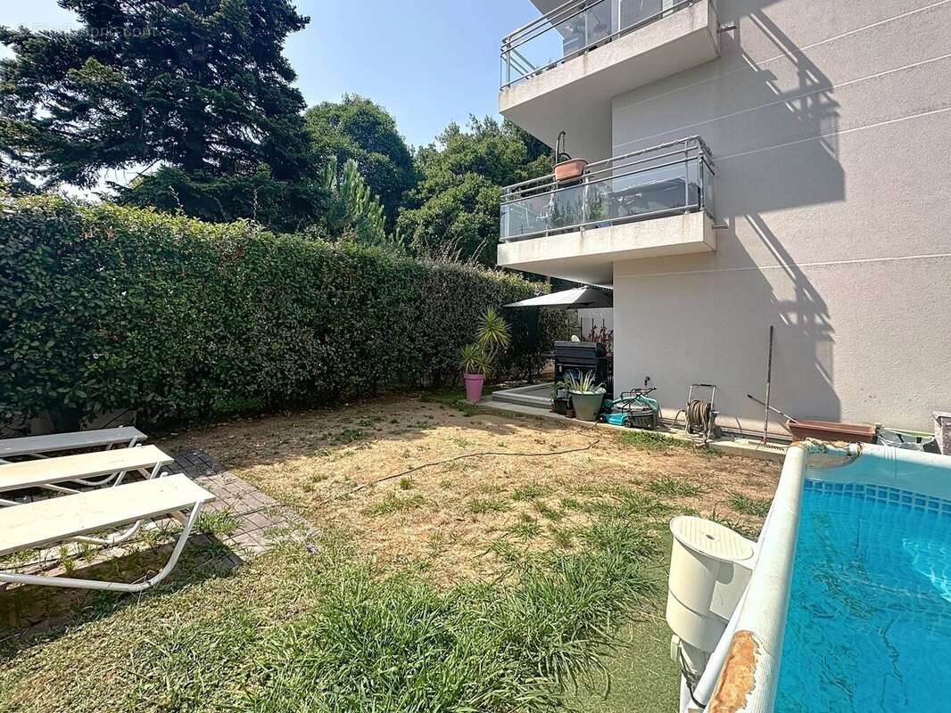 Appartement à SAINT-LAURENT-DU-VAR