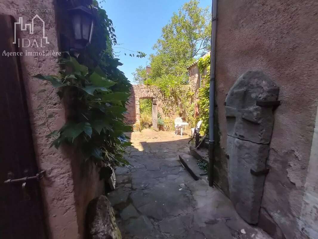 Maison à SAINT-AFFRIQUE